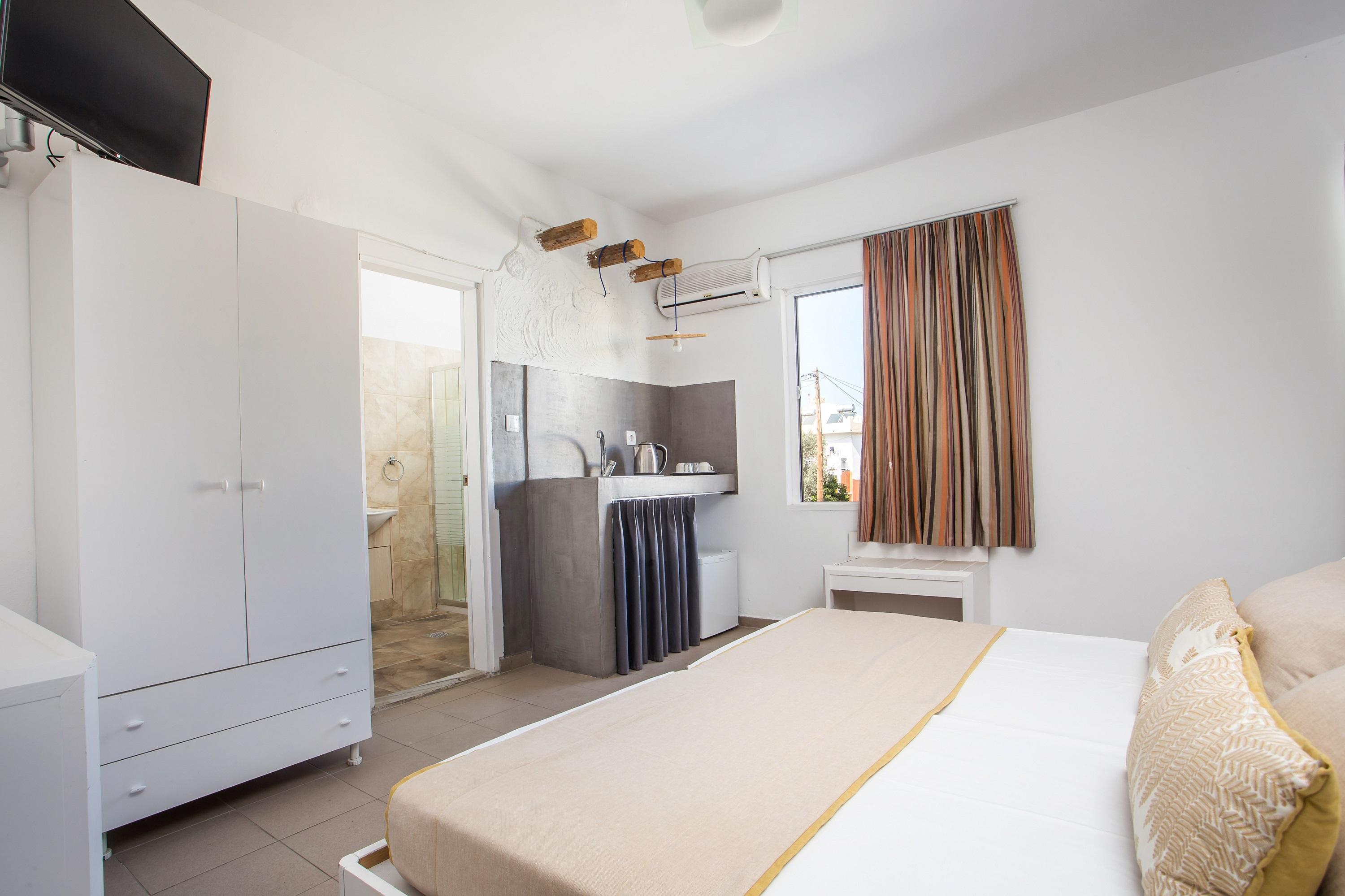 Tinas Aparthotel