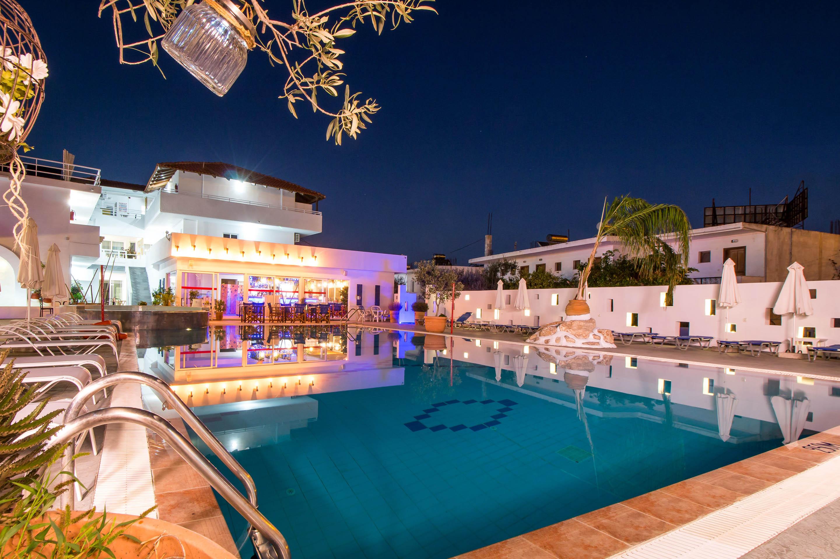 Tinas Aparthotel