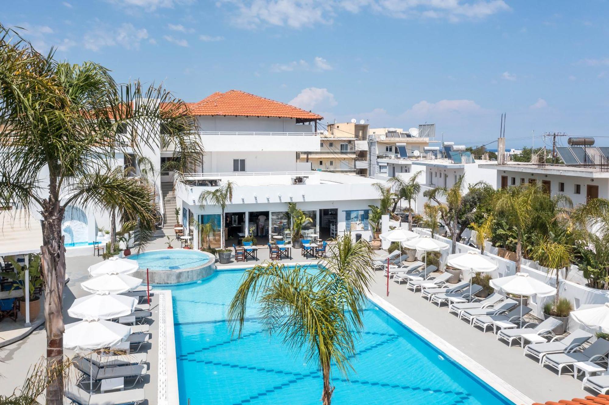 Aparthotel Tinas 2*