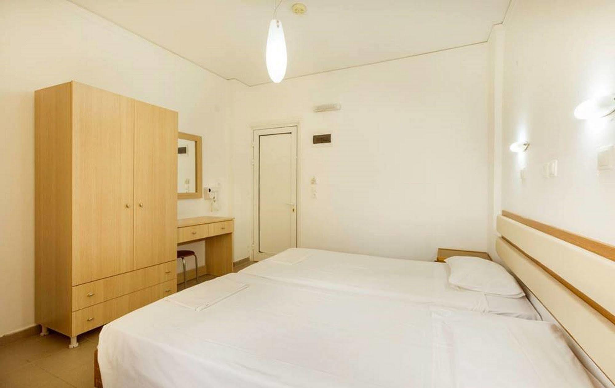 Tinas Aparthotel